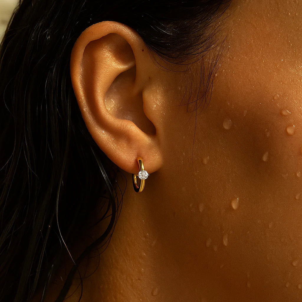 Yael Solitaire Huggie Hoop Earring- Gold