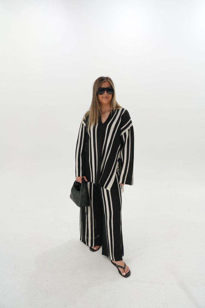 Amanda Striped Long Sleeve Tunic Top & Pants Set- Black/Stone
