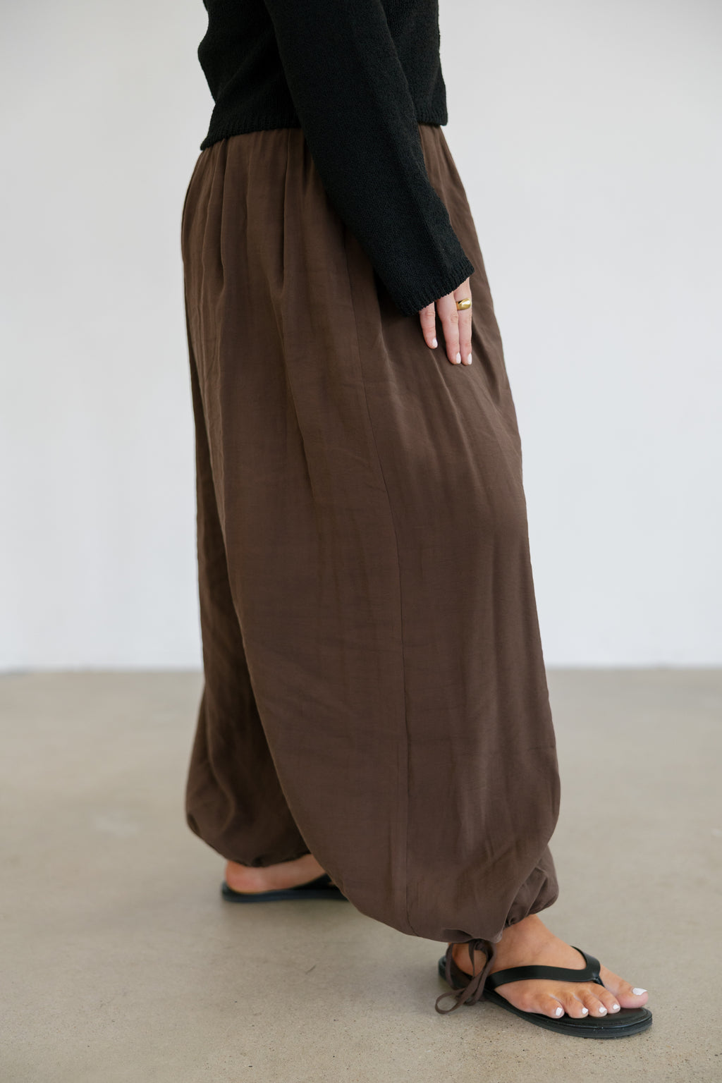 Holly Pleated Waist Balloon Pants- Dark Chocolate